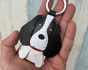 Small size - Mika the Springer Spaniel cowhide leather keychain ( black / white )