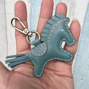 Small size Beon the vegetable tanned leather horse keychain with lobster clasps version Turquoise image 2