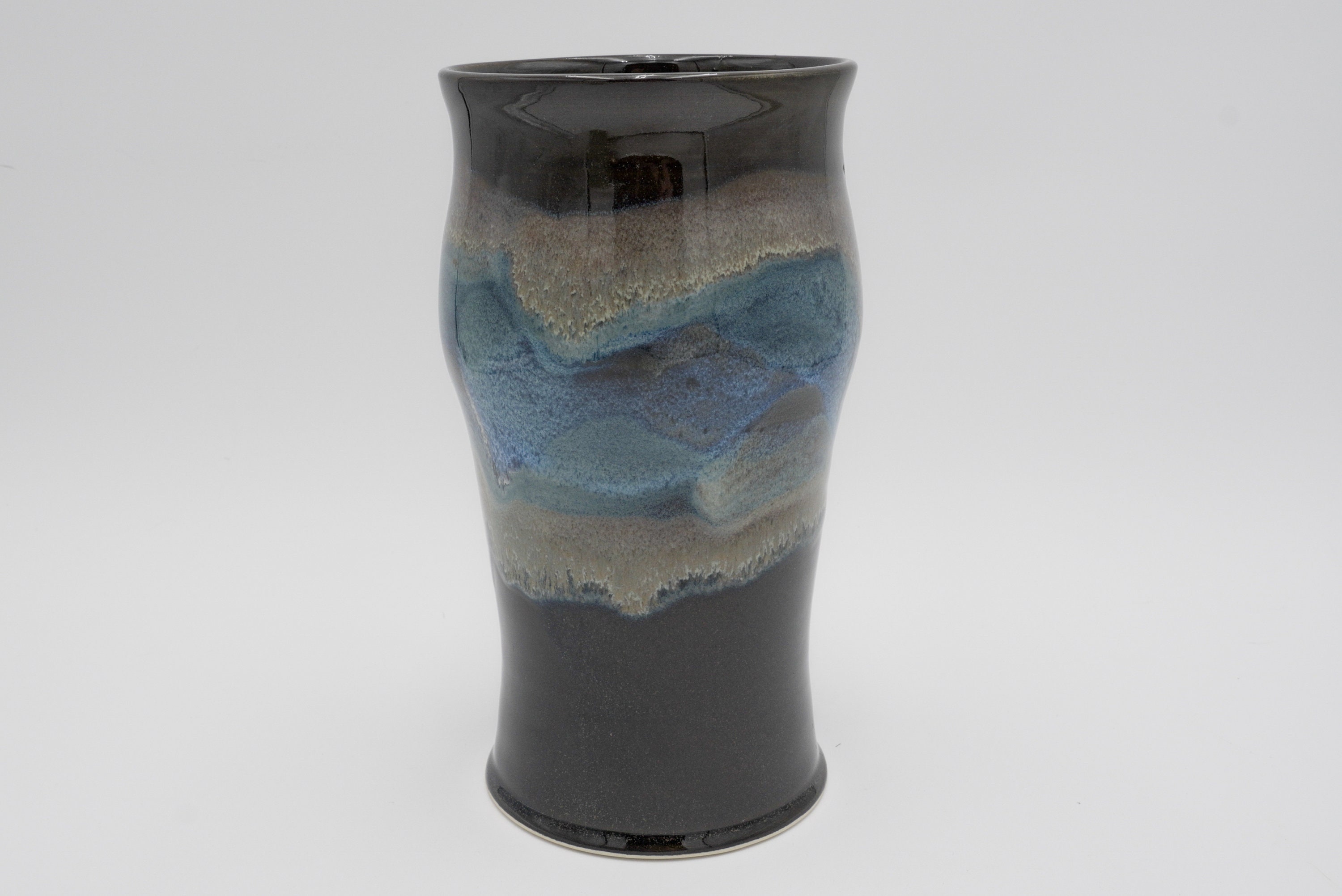 手作り陶器の花瓶：お気に入りのブーケを飾る、ろくろで作る炻器の花瓶