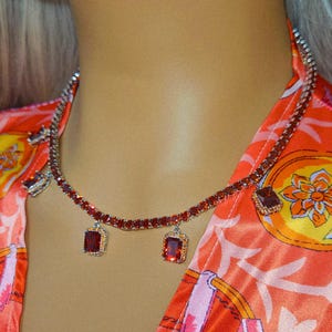 Silber Gold Tennis Rot Rubin Stein CZ Kettenhalskette, Iced Prong Handset 4 mm 16 &quot;Cz Diamant Tennis Choker, Frauen Rubin klassischer Tennis Schmuck