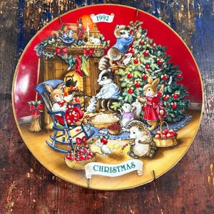 AVON Christmas Plate “Christmas With Friends” 1992