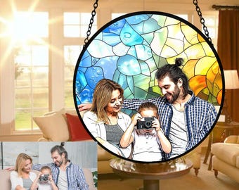 Vitral personalizado com foto de família para pendurar na janela.