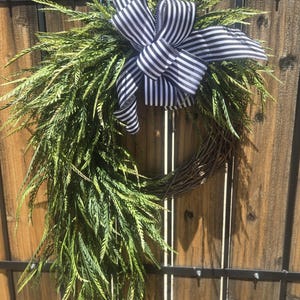 Corona de granja Sawgrass: vegetación artificial, decoración para la puerta de entrada