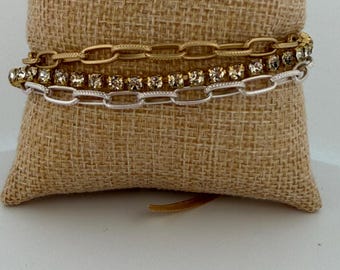 Dreireihiges, zierliches Mixed-Metall-Armband mit goldfarbener Strasssteinkette