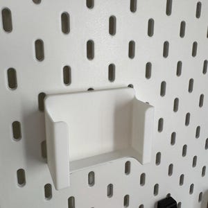 Nintendo Gameboy Pocket Pegboard Mount 3D-printade displaykrokar för IKEA Skadis Pegboard bild 3