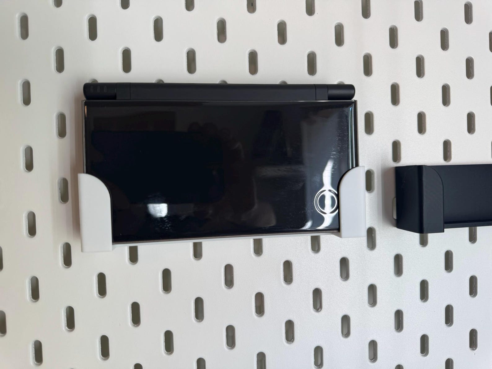 Nintendo DSi XL Holder Stand Console for Ikea Skadis Uppspel Pegboard