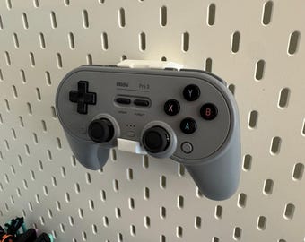 8BitDo Pro 3 / Pro 2 Controller Stand • Skadis Pegboard Mount • Gaming Display Holder