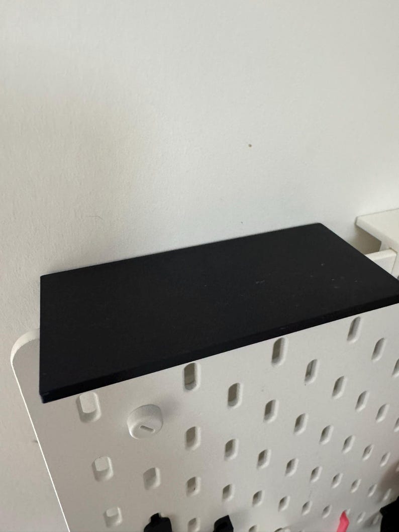 IKEA Skadis Pegboard Topphylla Texturerat Monteringsställ 5 cm Djup Organisator för Skrivbord & Hobbyförvaring bild 4