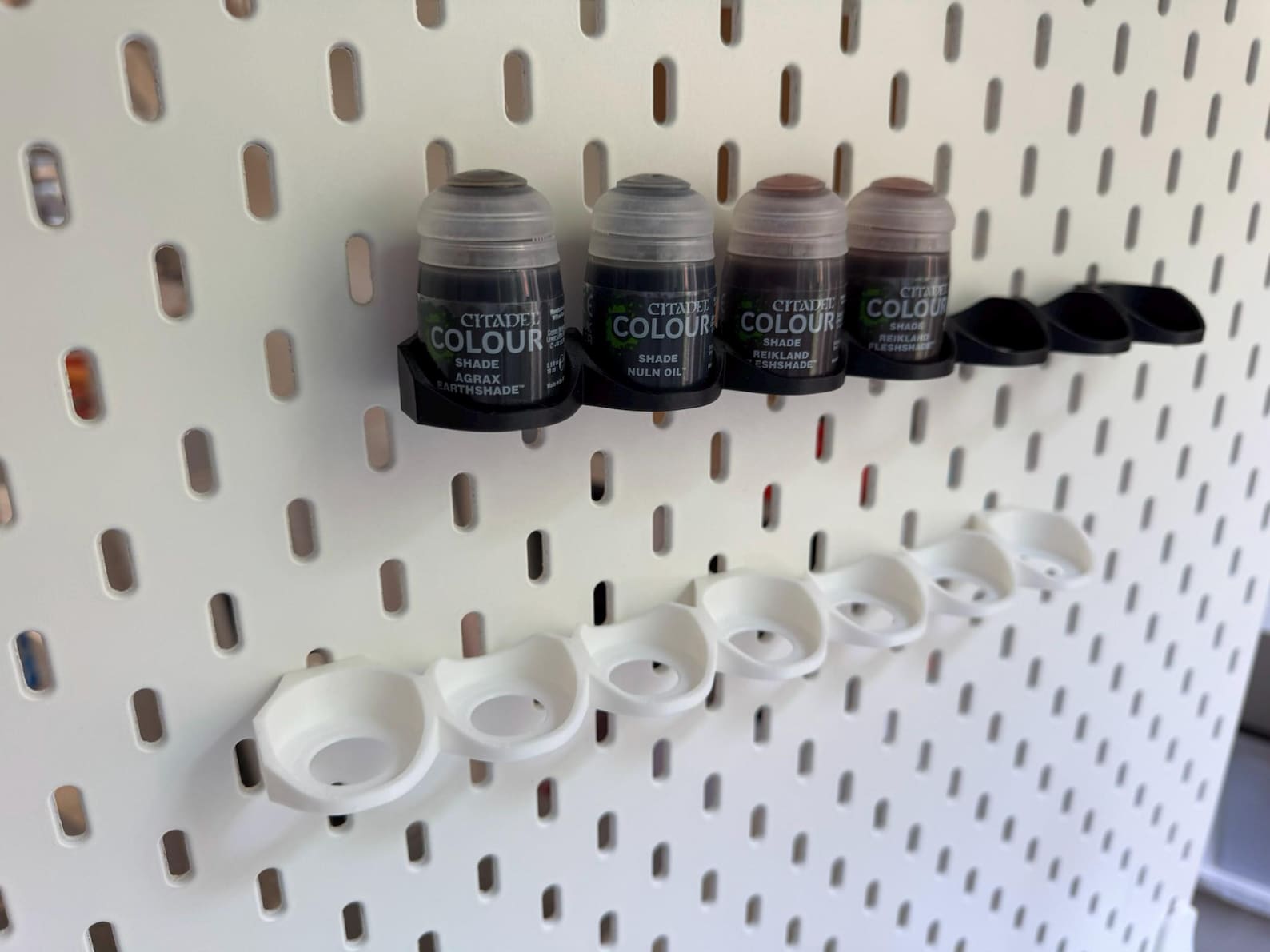Citadel Paint Holder: IKEA Skadis Pegboard Organizer (3D Printed) - Holds Seven Paints Pots