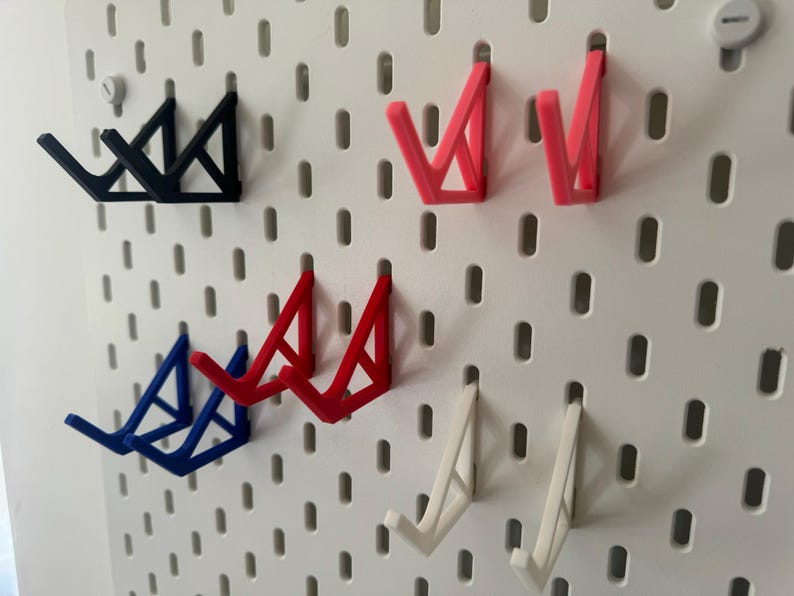 Krokar till spelkontroll: Universell passform för IKEA SKADIS Pegboard bild 2