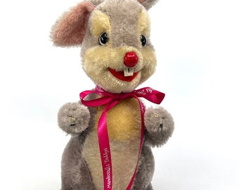 1950年代に作られたシュコー・ヘギ・ビゴ・ベロのぬいぐるみウサギ