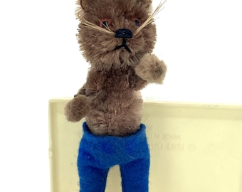 1950年代に作られたシュコー・ヘギ・ビゴ・ベロのぬいぐるみウサギ