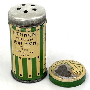 Mennen Talcum for Men サンプルサイズ パウダー缶 1930 年代 リトシェーカートップ 2 インチ ヴィンテージ バニティディスプレイ