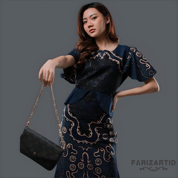 chinese dress ladies Black Layered Anarkali Gown with Dupatta