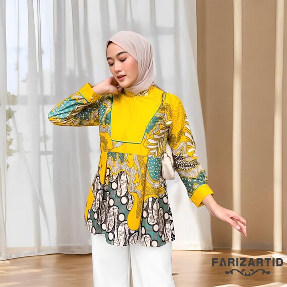 chinese dress ladies Sophia Hand-Embroidered Short Sleeve Blouse main image 0