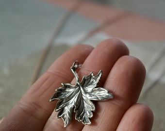 Canadian Maple Leaf Necklace Silver