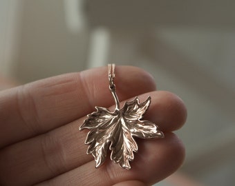 Canadian Maple Leaf Necklace Rose Gold