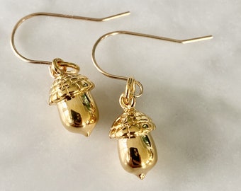 Pendientes de bellota de oro