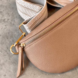 Cross Body Bag Tan - Vegan Leather Bag - Crossbody Bag Adjustable Strap - Casual Crossbody Bag - Trendy Crossbody Bag - Women Leather Bag