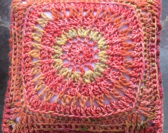 COUSSIN décoratif de luxe, pas le carré grand-mère de votre grand-mère, 30,5 x 30,5 cm, housse amovible, coussin lavable, crocheté à la main, couleurs lever du soleil, décoration