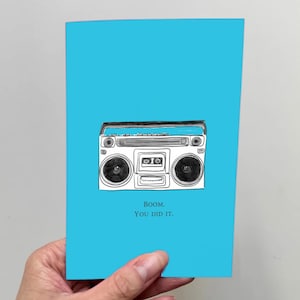 Boom - Vous avez réussi - Carte de félicitations avec Boombox | rétro carte | carte de fin d'études | de célébration | Nouvelle carte de travail
