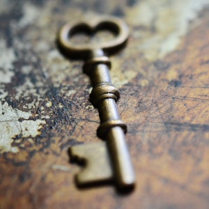 2 Vintaj Brass, Nickel Free, Lead Free, Skeleton Key, Charm or Pendants 43x13.5mm