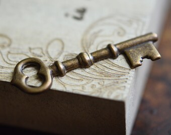 2 Key To My Heart - Vintaj Brass, Nickel Free, Lead Free, Skeleton Keys 43x13.5mm