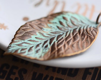 1 Falling Slowly - Vintaj Brass, Natural Brass, Nickel Free, Verdigris, Hibiscus Leaf Pendant 55x34mm