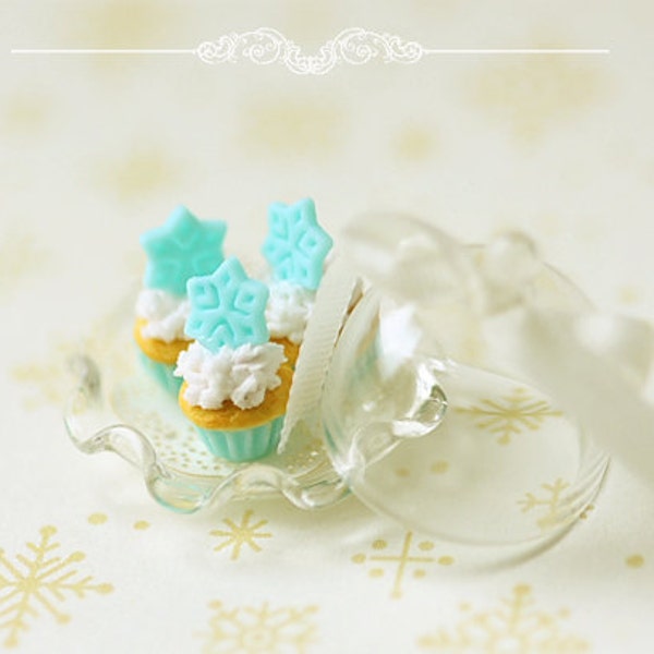 Dollhouse Miniature Food - Christmas Snowflake Cupcakes