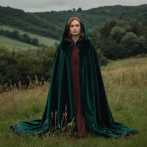 Bottle Green Velvet Hooded Cape with Tale Perfect for Weddings, Cosplay & Fairytales