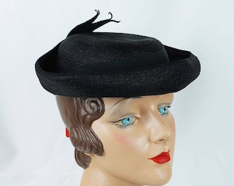 1940s Vintage Hat Black Straw Curled Brim Tilt NOS NWT Sz 21