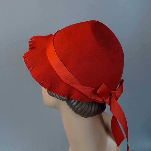 30s Red Wool Hat with Fringed Edges, Deadstock, Sz 22