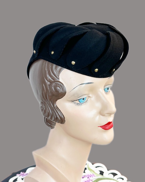 Vintage 1940s Tilt Hat, Black Felt Petal Hat with Placement Panel