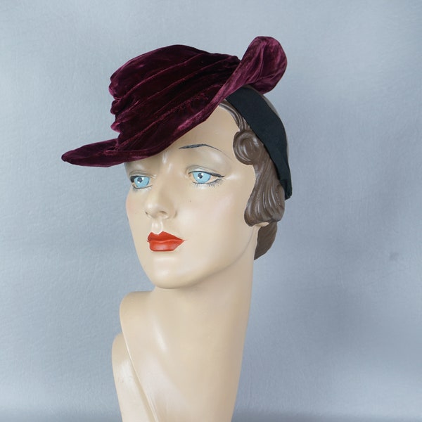 Vintage 1940s Mulberry Velvet Brimmed Tilt Hat