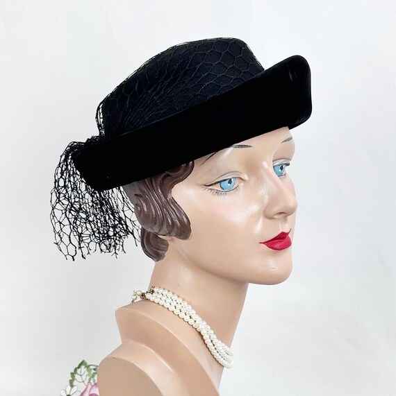 Vintage 60s Black Wool and Velvet Breton Style Hat With  display picture 1