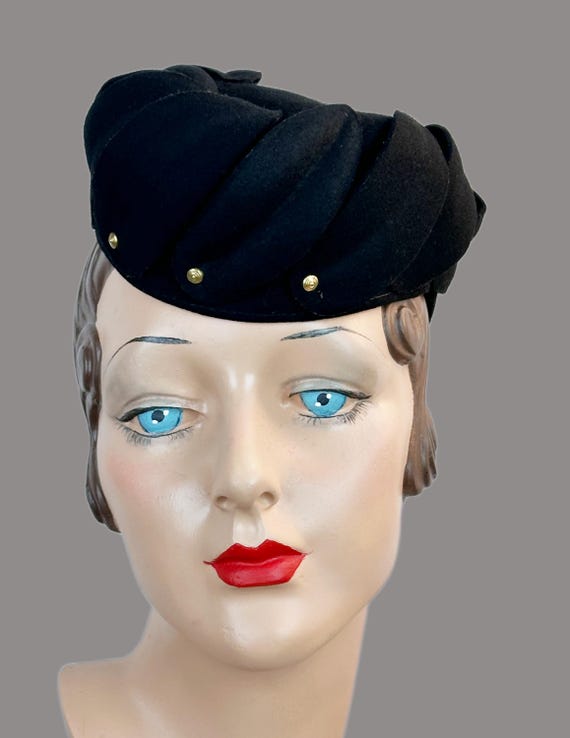 Vintage 1940s Tilt Hat, Black Felt Petal Hat with Placement Panel View 3