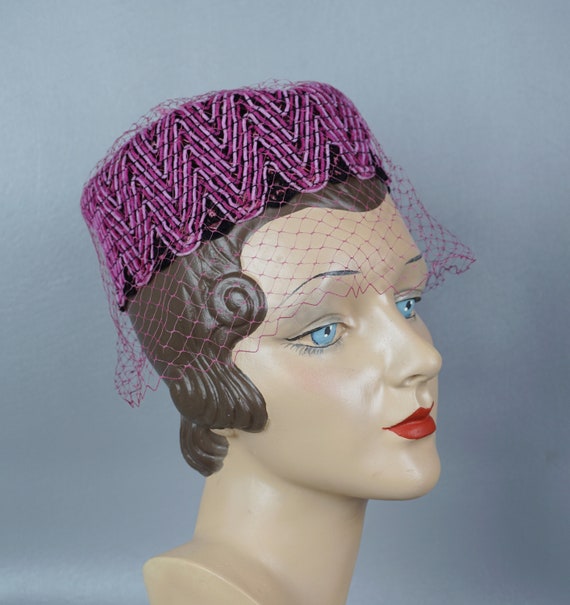 60s Hot Pink Veiled Pillbox Hat - image 8