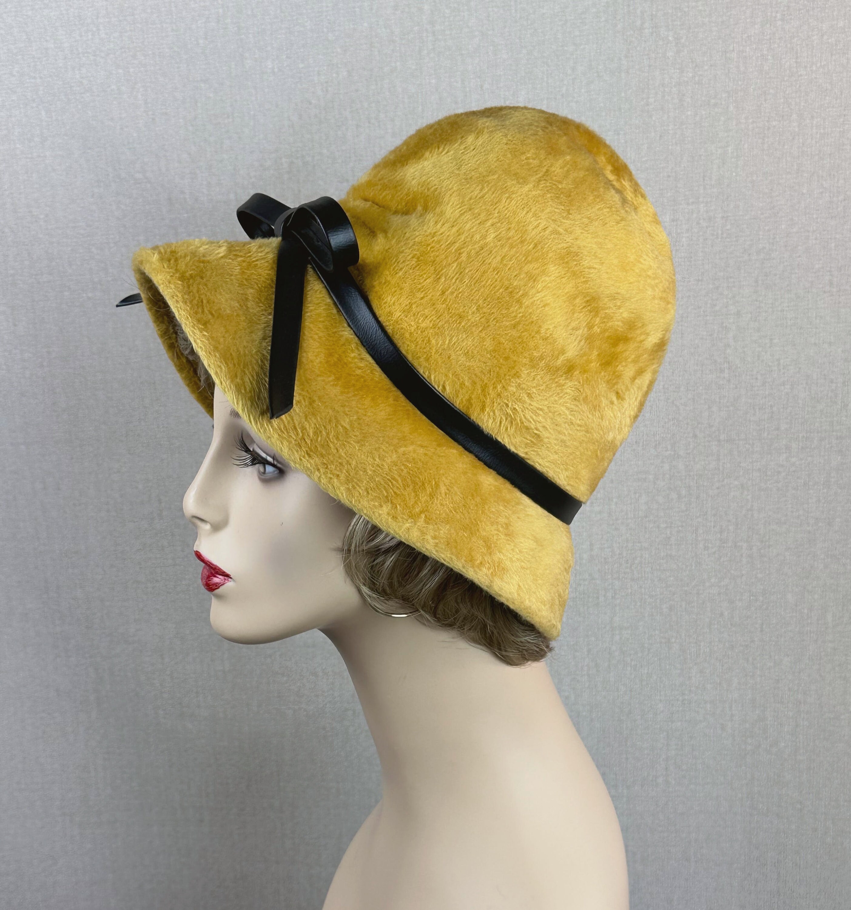 60s Faux Fur Brimmed Cloche Hat by Marche, Goldenrod Yellow  display picture 3