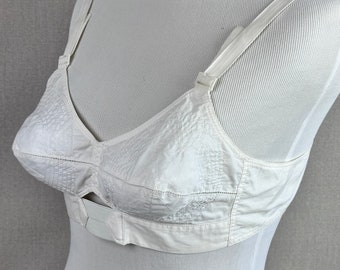 Vintage 1960s White Cotton Maidenform Bra by Chansonette Sz 36 A