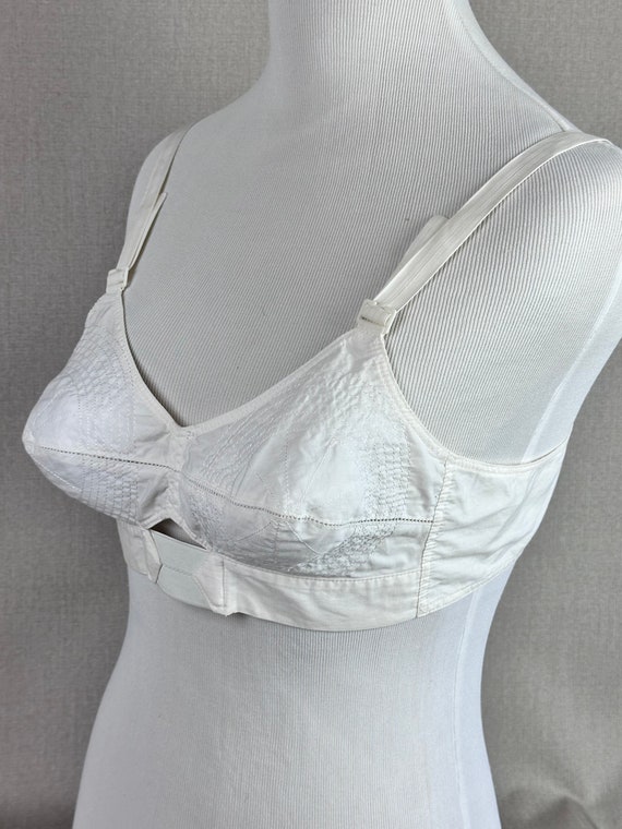 Vintage 1960s White Cotton Maidenform Bra by Chans