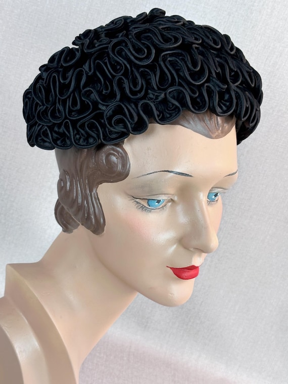 Vintage 50s Black Satin Ruffled Pillbox Style Hat by Evelyn  display picture 3