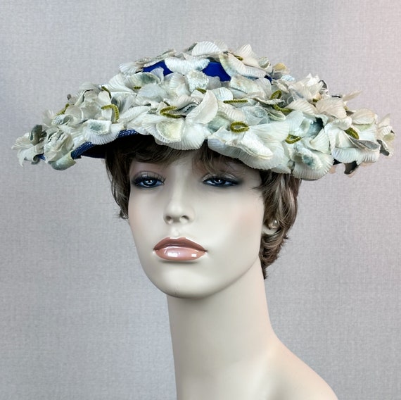 Vintage 1950s White Silk and Velvet Floral Platte… - image 7