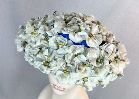 Vintage 1950s White Silk and Velvet Floral Platte… - image 4