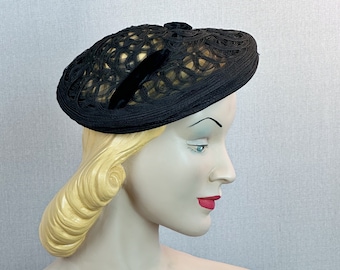 Vintage 1940s Black Crinoline and Velvet Asymmetrical Beret Hat