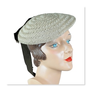 50s Beige Straw Banded Beret Hat with Brown Grosgrain Trim