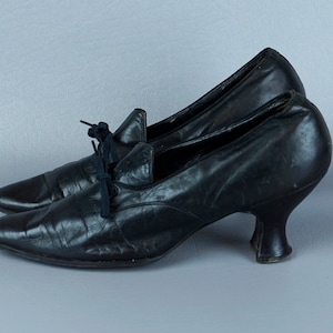 Vintage 1920s Black Leather Pumps, Louis Heels, Shoes Sz 6