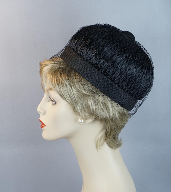Vintage 60s Black Straw Bubble Crown Pillbox Hat - Etsy display picture 1