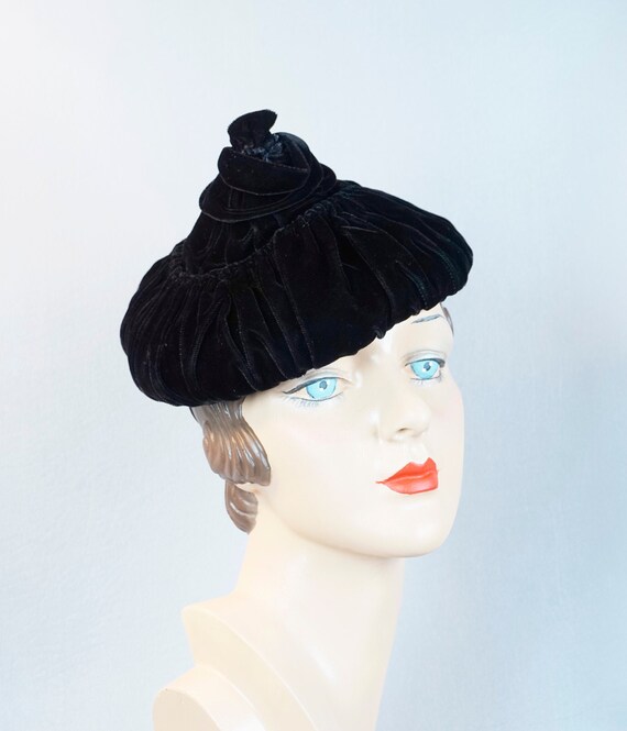 Vintage Hat, Black Velvet Pixie, 1940s Pixie Hat,