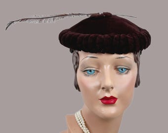 Vintage 1960s Brown Velour Pillbox Hat With Bronze Satin  display picture 3