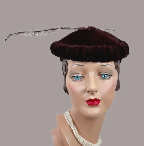 Vintage 1950s Brown Velour Feather Beret, Hat - Etsy display picture 1